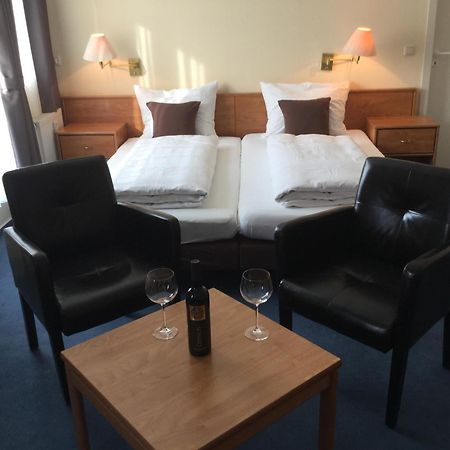 Sunibel Inn Reinheim Bagian luar foto