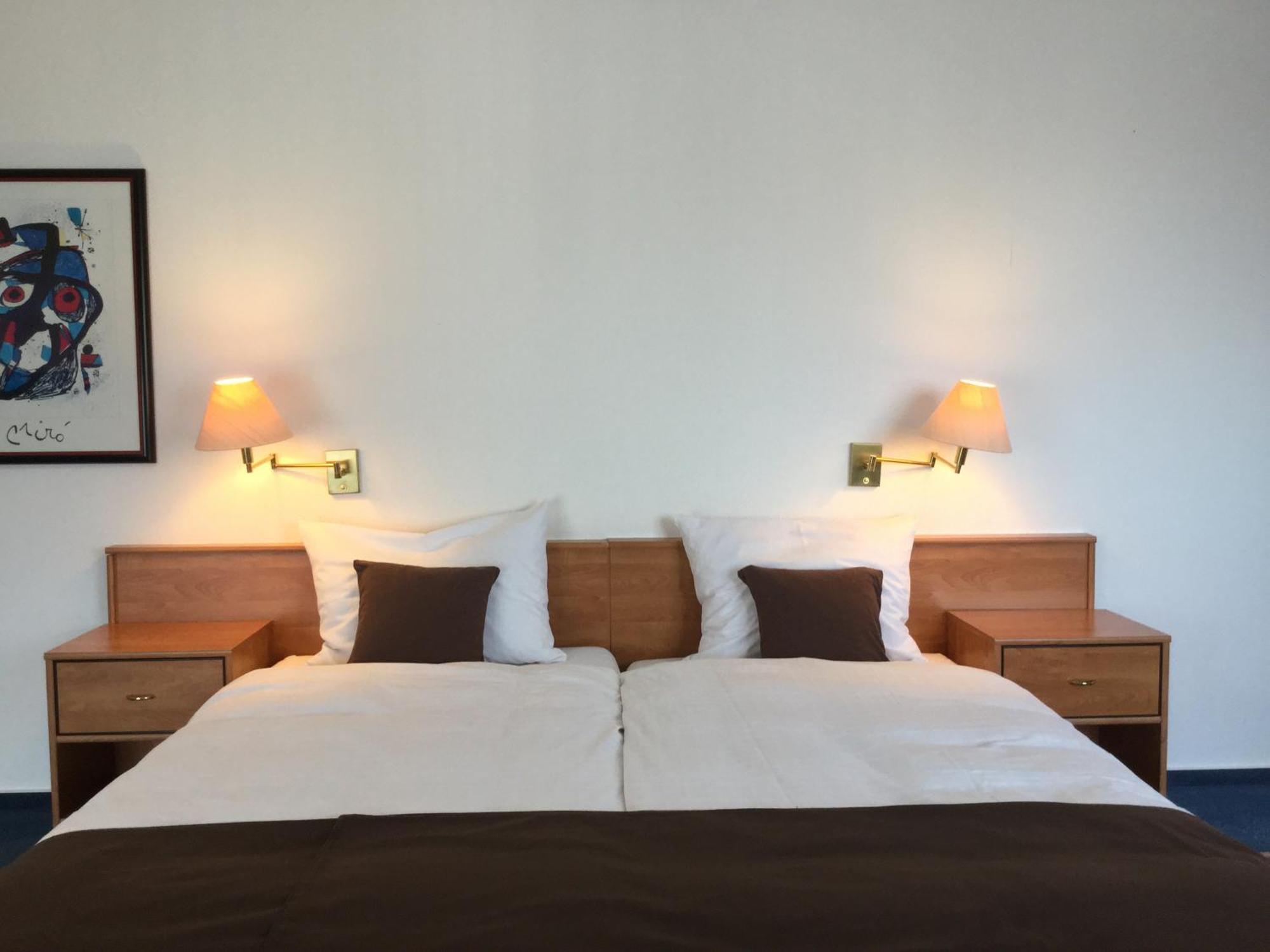 Sunibel Inn Reinheim Bagian luar foto